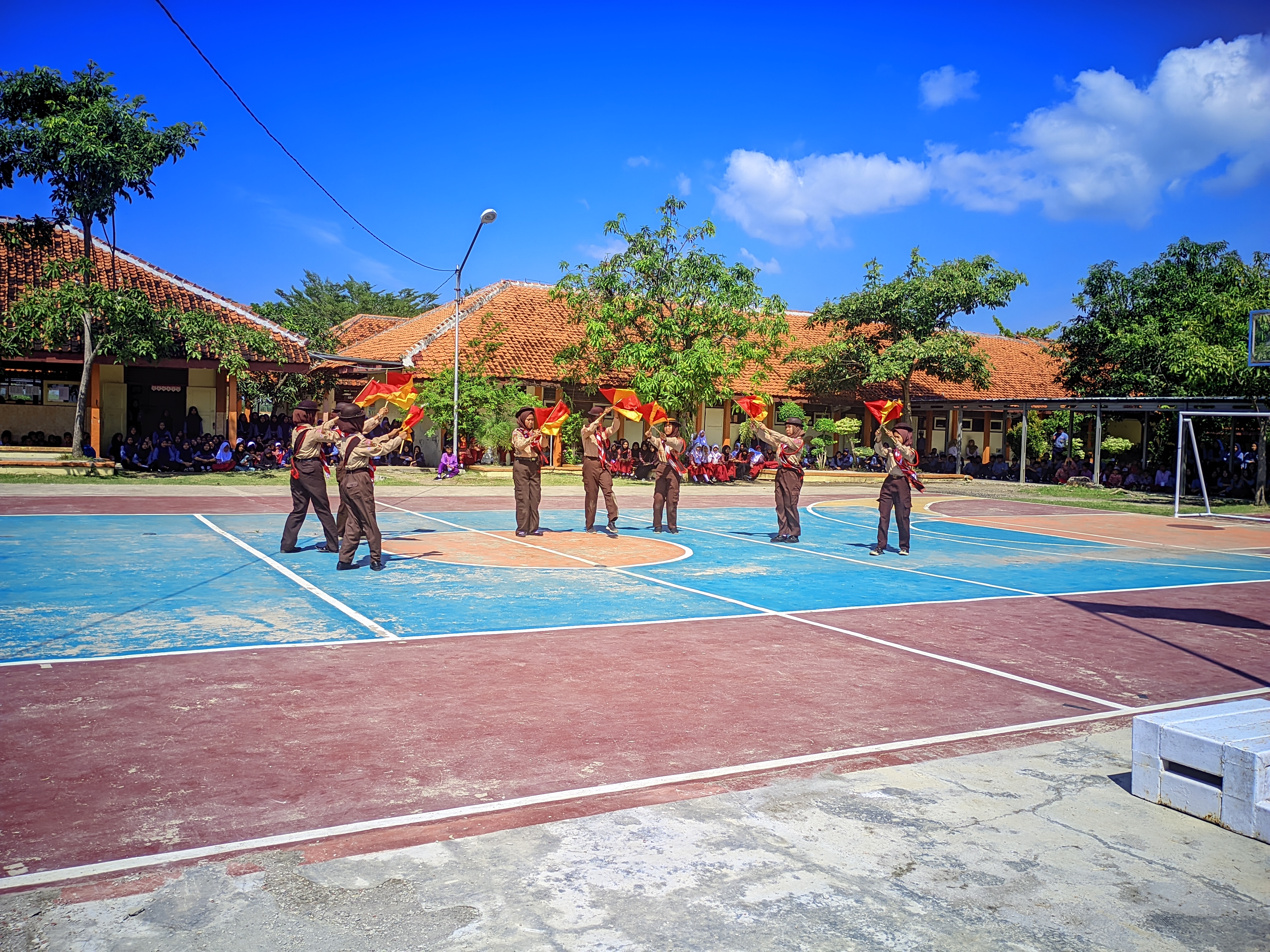 Membangun Generasi Cerdas dan Berkarakter